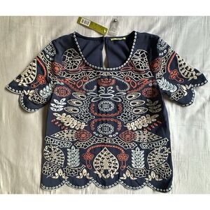 Gianni Bini Embroidered Cut Out Top Small Navy Blue Boho Floral Leaf Scalloped